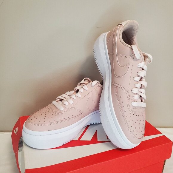 Nike Court Vision Alta Low Womens Platform Shoes Pink DM0113-600 Size 6.5 Sporty - Picture 2 of 13